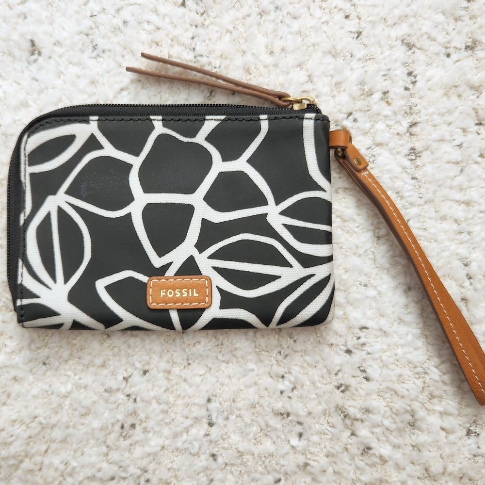 Fossil Eliza Black and White Floral Wristlet Wallet